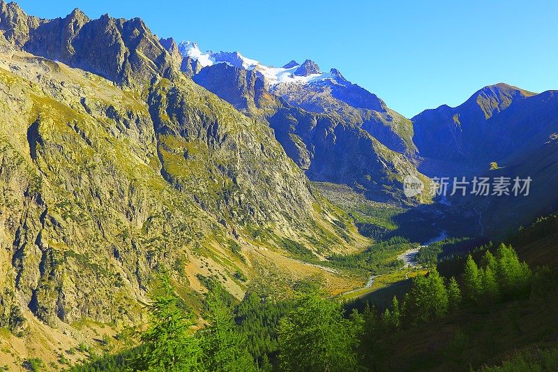 高山天堂！ Mont Blanc Grandes Jorasses Aosta 山谷金色日落